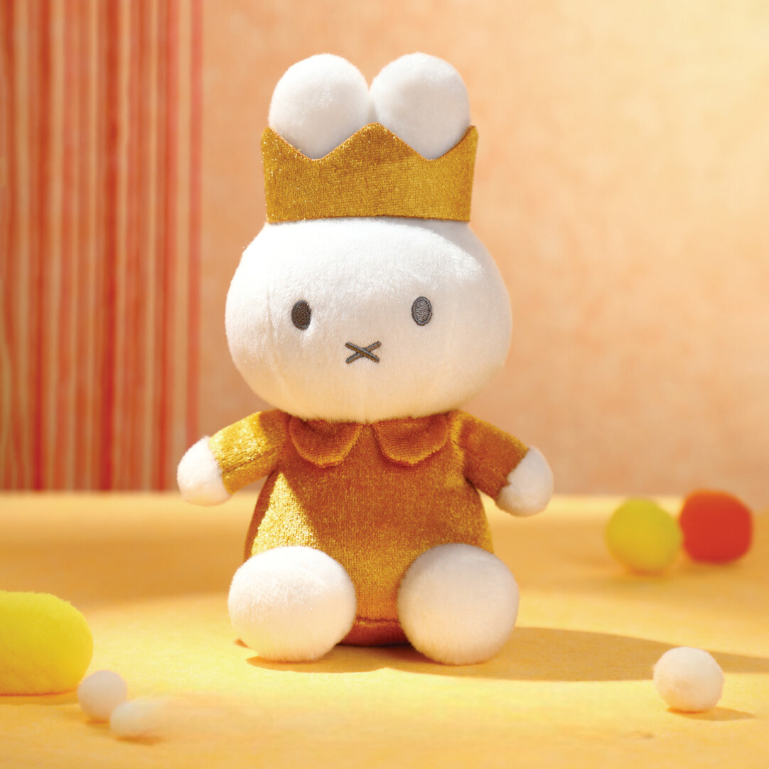 VIPO x Miffy Hug Series Plush Doll (Miffy Doll Crown)