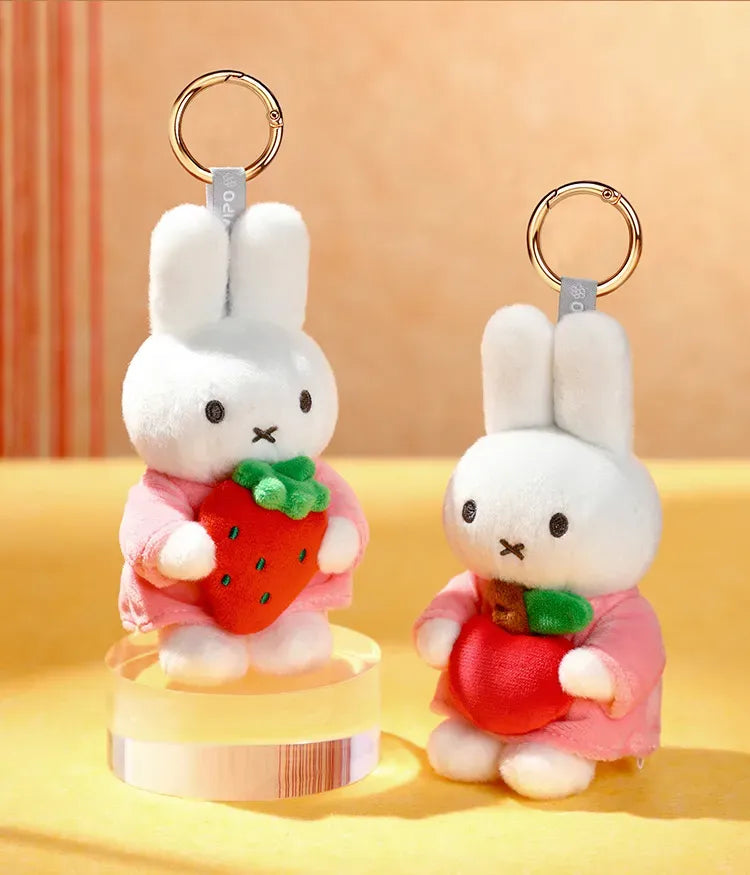 VIPO x Miffy Hug Series Pendant Doll (Miffy Pendant Apple)