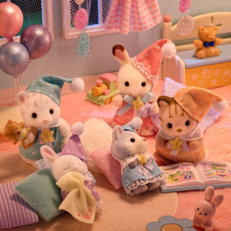 Sylvanian Families - Baby Gathering Pajama Party Set